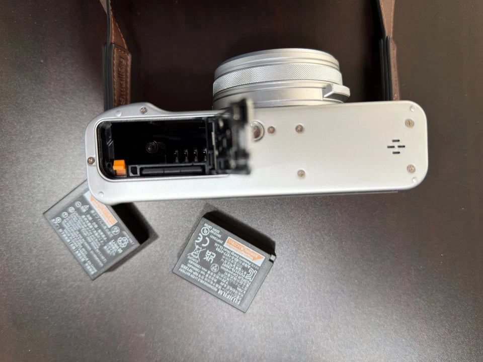 Fujifilm X100VI Digital Camera (Silver) – Excellent Condition