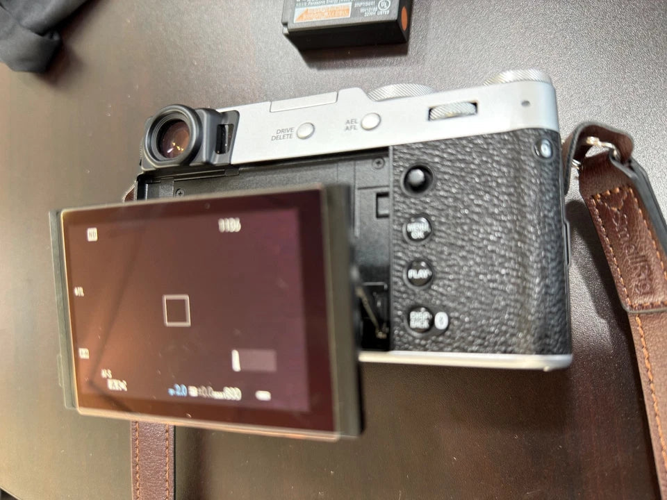 Fujifilm X100VI Digital Camera (Silver) – Excellent Condition